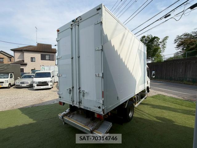 Isuzu ELF TRUCK 2015-02 8055966-3
