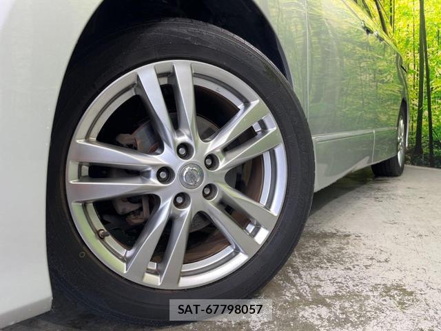 Nissan ELGRAND 2011-10 8053852-13
