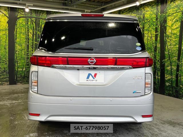 Nissan ELGRAND 2011-10 8053852-16