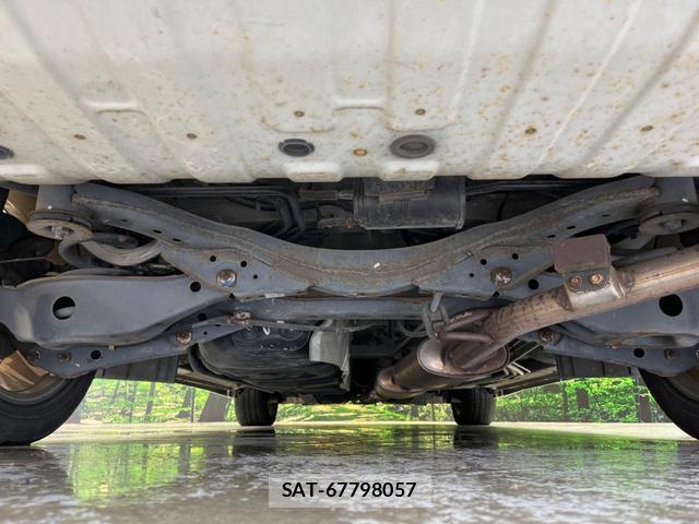 Nissan ELGRAND 2011-10 8053852-18