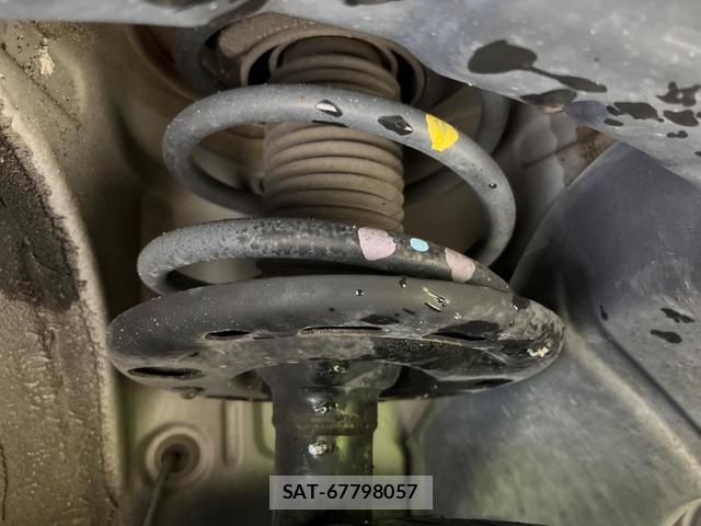 Nissan ELGRAND 2011-10 8053852-19