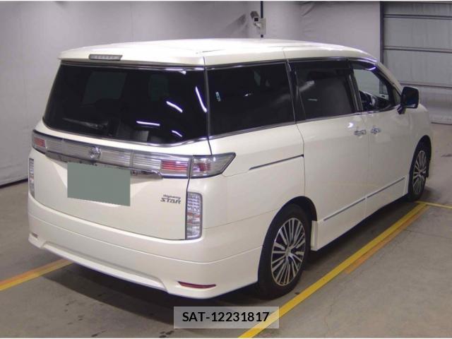 Nissan ELGRAND 2018-07 8055129-1