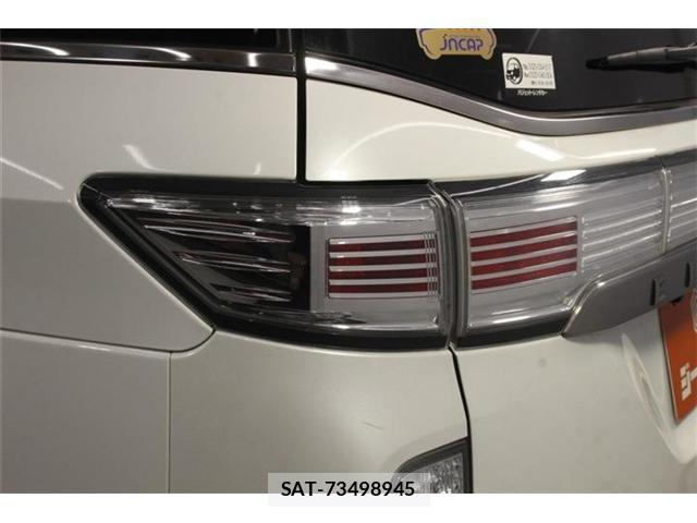 Nissan ELGRAND 2023-06 8055900-17