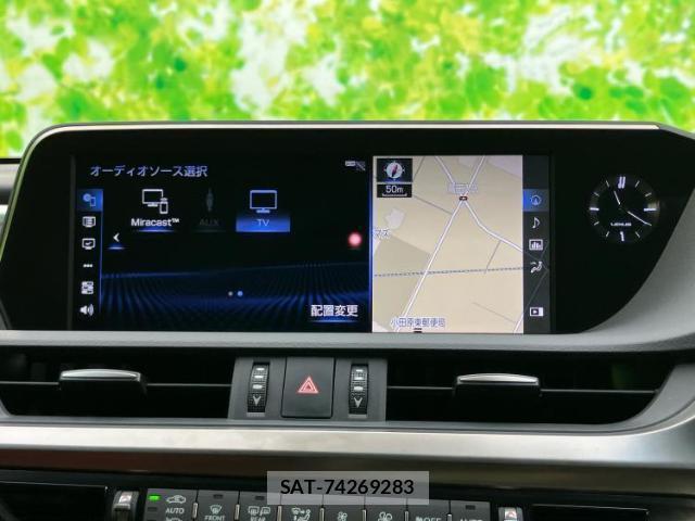 Lexus ES 2019-01 8054481-12