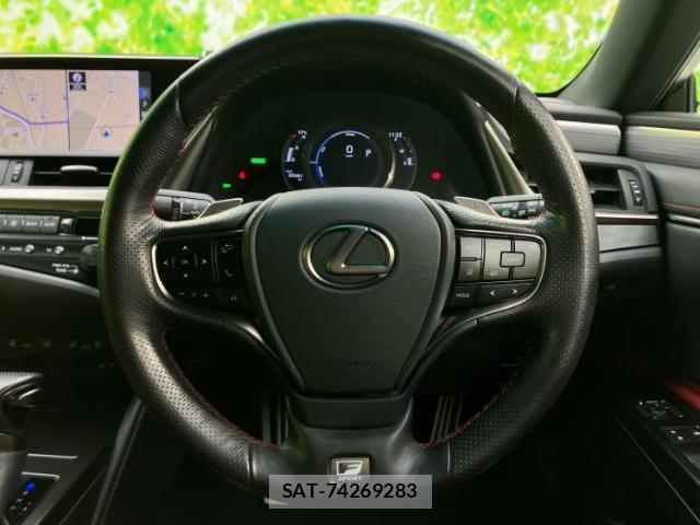 Lexus ES 2019-01 8054481-15