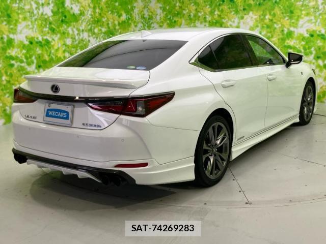 Lexus ES 2019-01 8054481-2