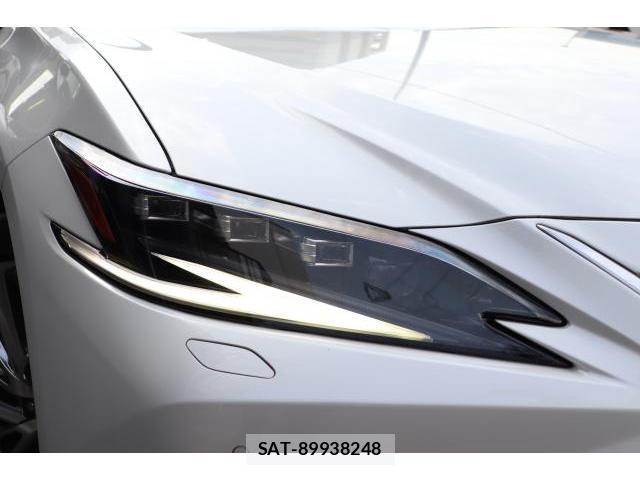 Lexus ES 2022-03 8055112-11
