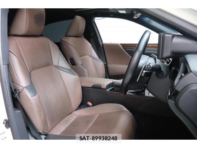 Lexus ES 2022-03 8055112-12