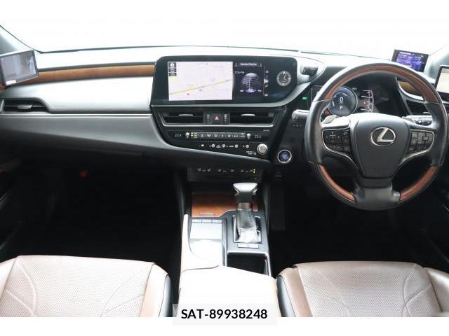Lexus ES 2022-03 8055112-17