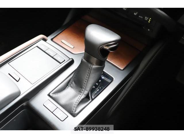Lexus ES 2022-03 8055112-18
