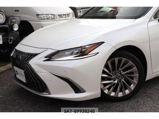 Lexus ES 2022-03 8055112-4