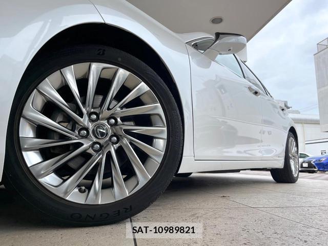 Lexus ES 2019-12 8055437-12