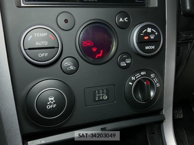 Suzuki ESCUDO 2015-09 8055540-16