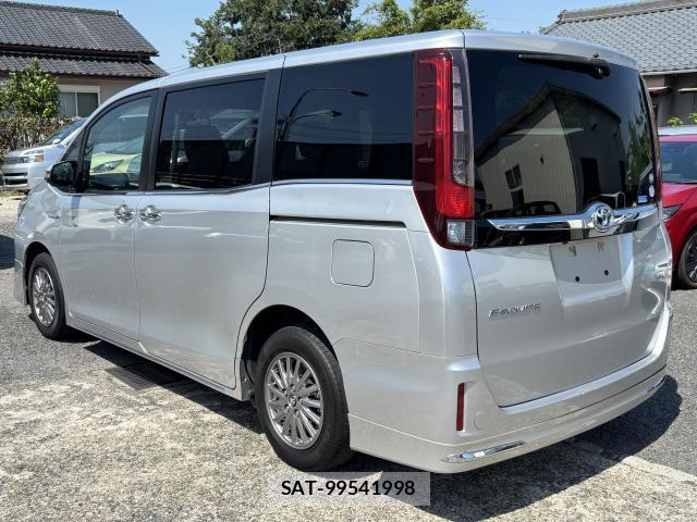 Toyota ESQUIRE 2015-04 8054151-1