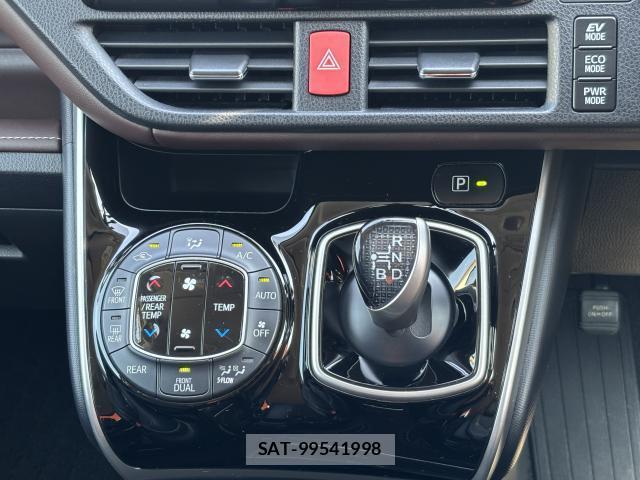 Toyota ESQUIRE 2015-04 8054151-3