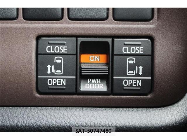 Toyota ESQUIRE 2015-01 8054944-4