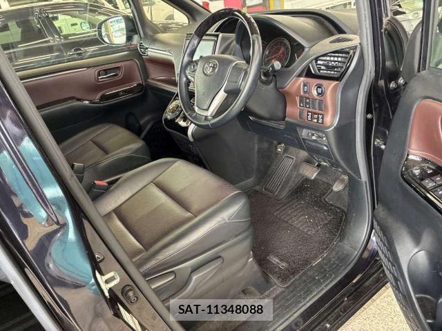 Toyota ESQUIRE 2018-02 8055562-5