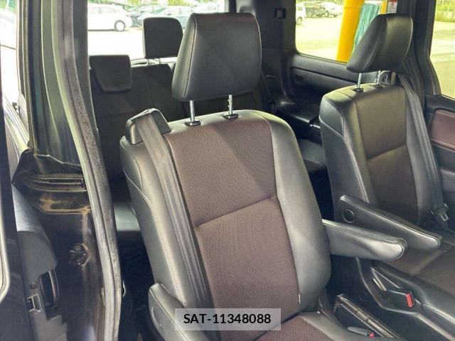 Toyota ESQUIRE 2018-02 8055562-6