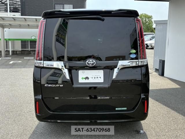 Toyota ESQUIRE 2018-06 8055620-1