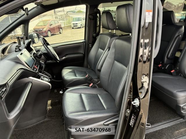 Toyota ESQUIRE 2018-06 8055620-5