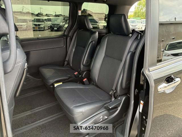 Toyota ESQUIRE 2018-06 8055620-6