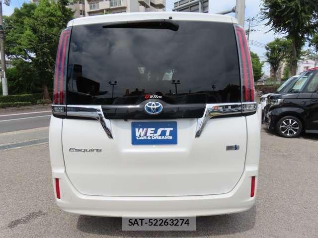 Toyota ESQUIRE 2018-01 8055949-5