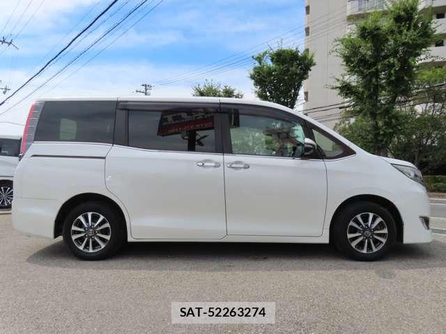 Toyota ESQUIRE 2018-01 8055949-6