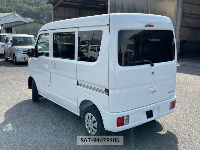 Suzuki EVERY 2026-07 8054374-10