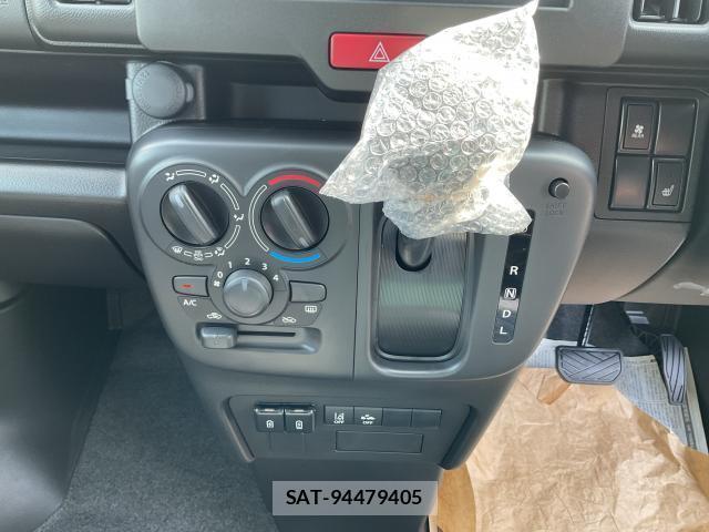 Suzuki EVERY 2026-07 8054374-15