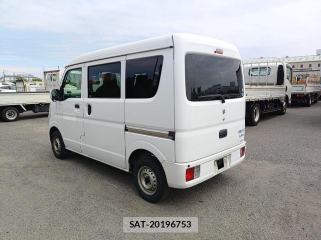 Suzuki EVERY 2016-06 8055302-4