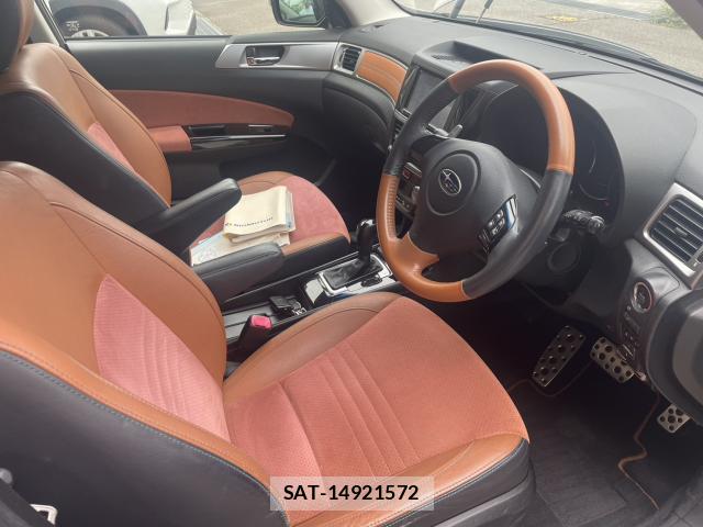 Subaru EXIGA CROSSOVER 2015-04 8054300-1