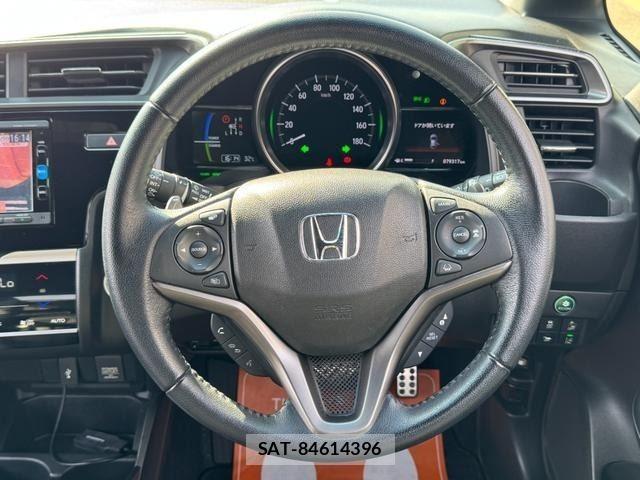 Honda FIT HYBRID 2017-06 8055432-11