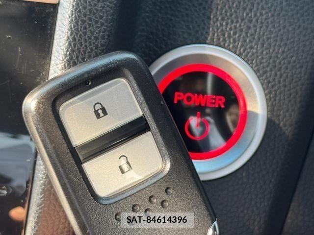 Honda FIT HYBRID 2017-06 8055432-15