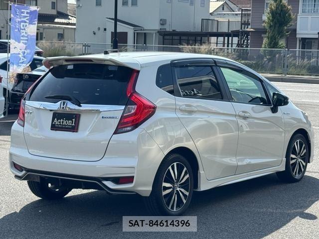 Honda FIT HYBRID 2017-06 8055432-5