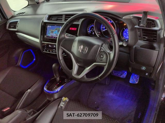 Honda FIT 2014-01 8054806-2