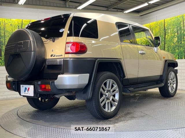 Toyota FJ CRUISER 2014-02 8053719-16