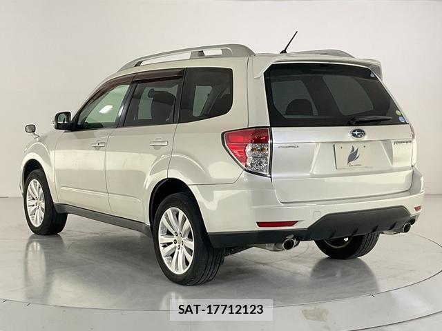 Subaru FORESTER 2011-07 8055533-4