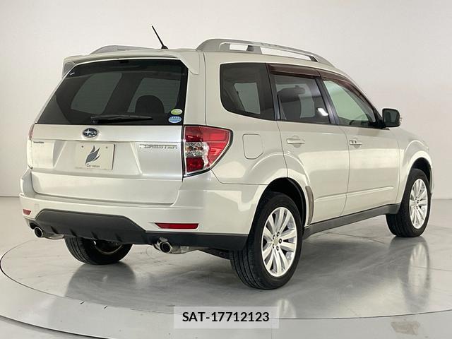Subaru FORESTER 2011-07 8055533-6