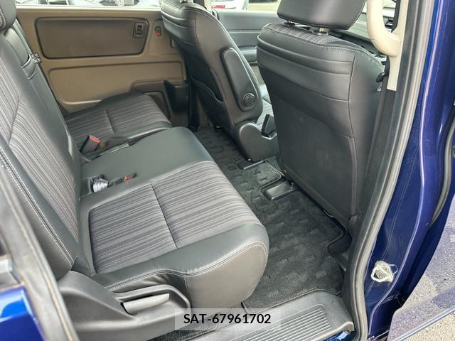 Honda FREED HYBRID 2017-04 8054187-12