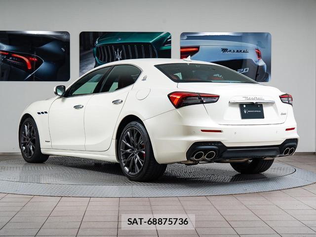 Maserati GHIBLI 2021-07 8054494-15