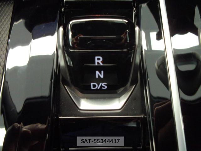 VolksWagen GOLF GTI 2025-04 8053542-10