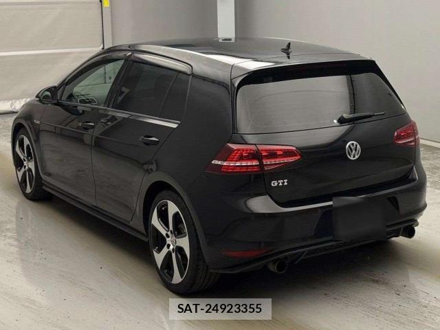 VolksWagen GOLF GTI 2014-04 8055082-1