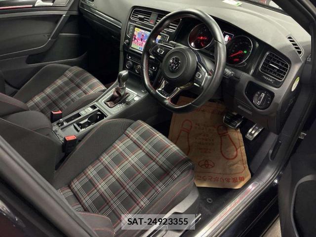 VolksWagen GOLF GTI 2014-04 8055082-11