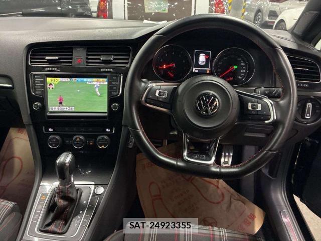 VolksWagen GOLF GTI 2014-04 8055082-2