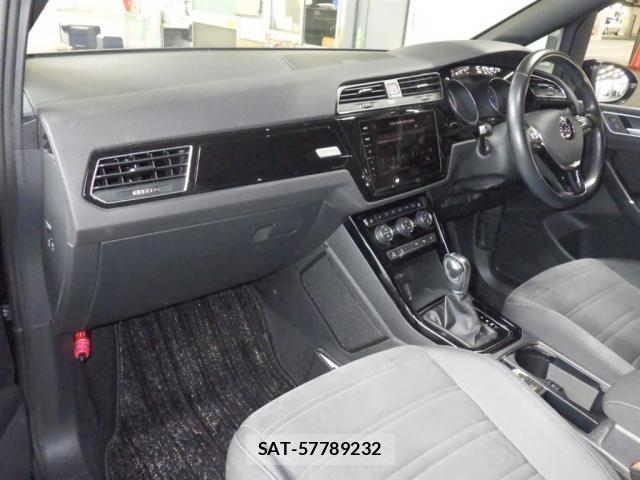 VolksWagen GOLF TOURAN 2019-01 8055026-2