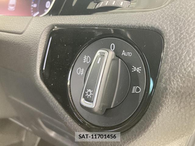 VolksWagen GOLF VARIANT 2020-01 8055109-11