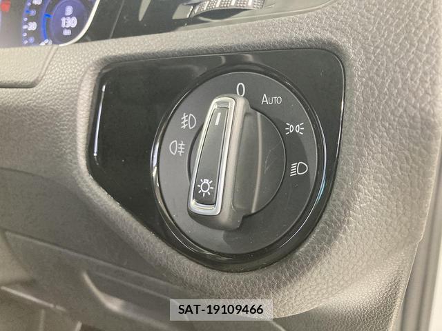 VolksWagen GOLF VARIANT 2017-05 8055110-11