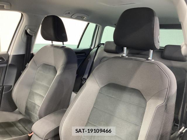 VolksWagen GOLF VARIANT 2017-05 8055110-14