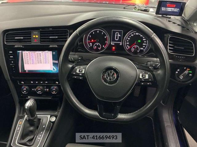 VolksWagen GOLF 2017-05 8055083-2