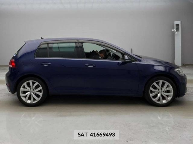 VolksWagen GOLF 2017-05 8055083-3